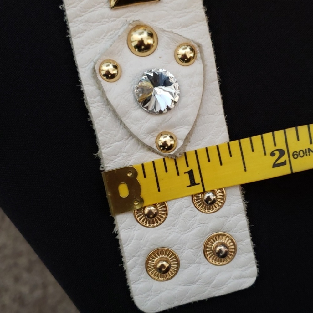 Off-white Vintage Geneva Platinum Jeweled Watch - Picture 8 of 12